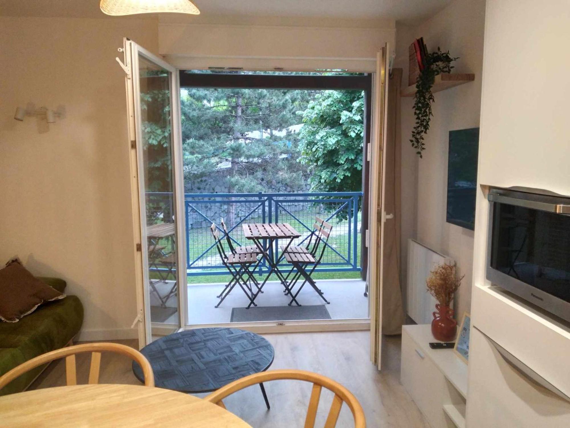 Duplex Lumineux - 40M2 - 2 Chambres - Balcon Terrasse - Parking - Entierement Renove En Mai 2024 Котеретс Екстер'єр фото